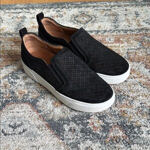 Vionic Black Perforated Women’s Kimmie Slip-On Loafers size 7.5
